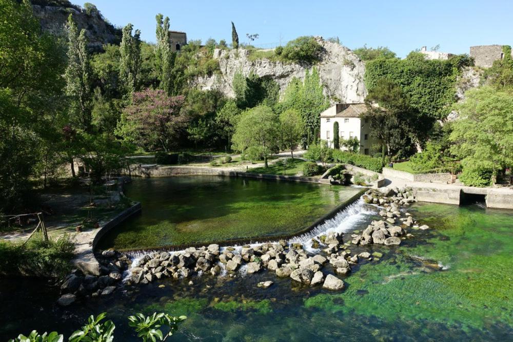 Le Mas Saint Jean Mézoargues Buitenkant foto